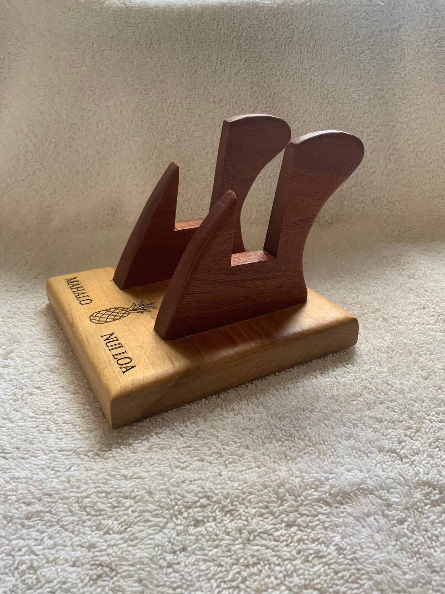 surfboard fin business card holder