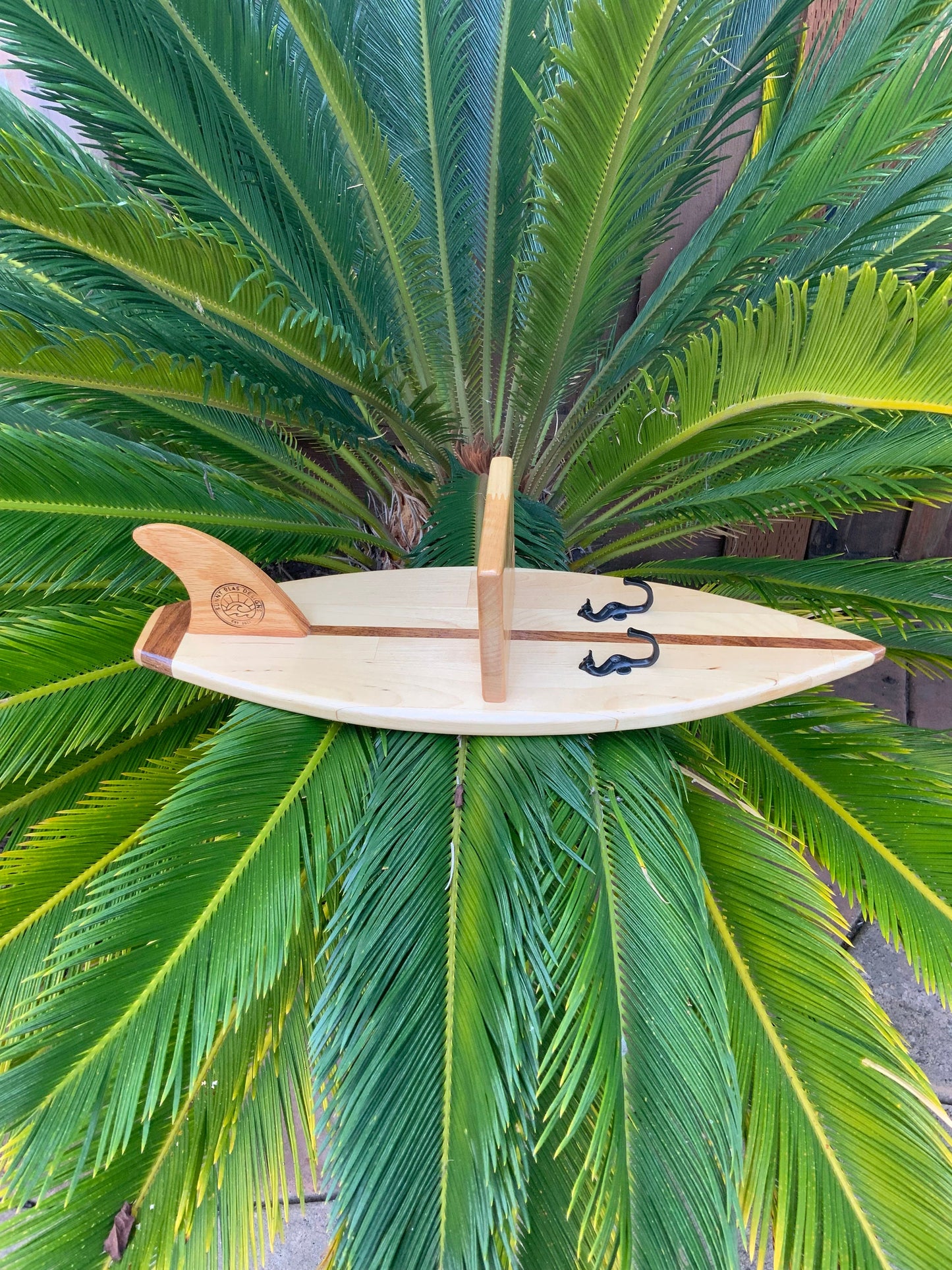 Surfboard shelf